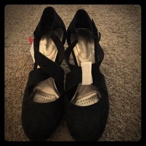 Black Dexflex Comort heels.